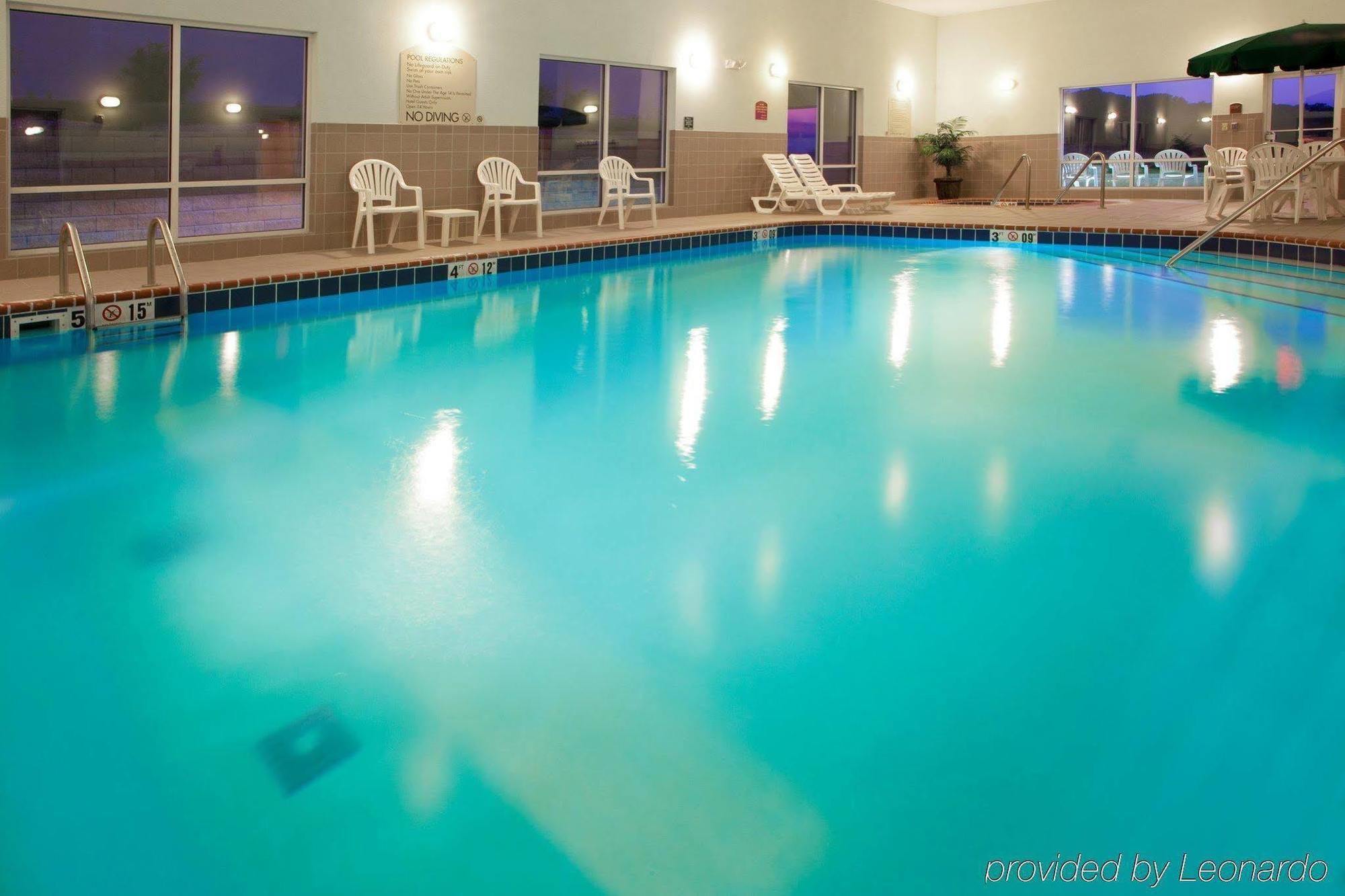 Holiday Inn Express Mineral Wells By Ihg Parkersburg Dış mekan fotoğraf