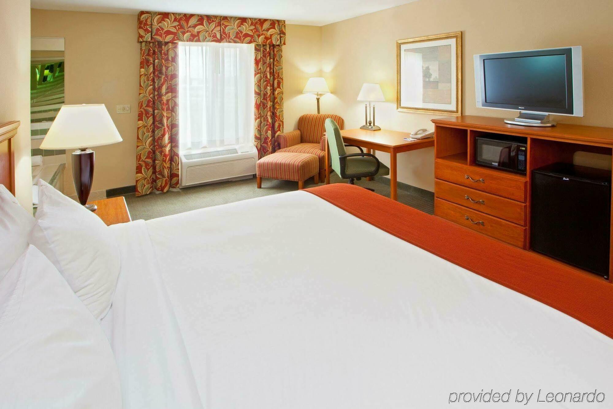 Holiday Inn Express Mineral Wells By Ihg Parkersburg Dış mekan fotoğraf