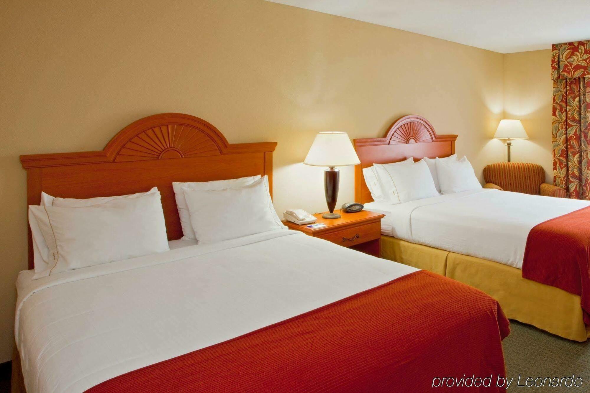 Holiday Inn Express Mineral Wells By Ihg Parkersburg Dış mekan fotoğraf