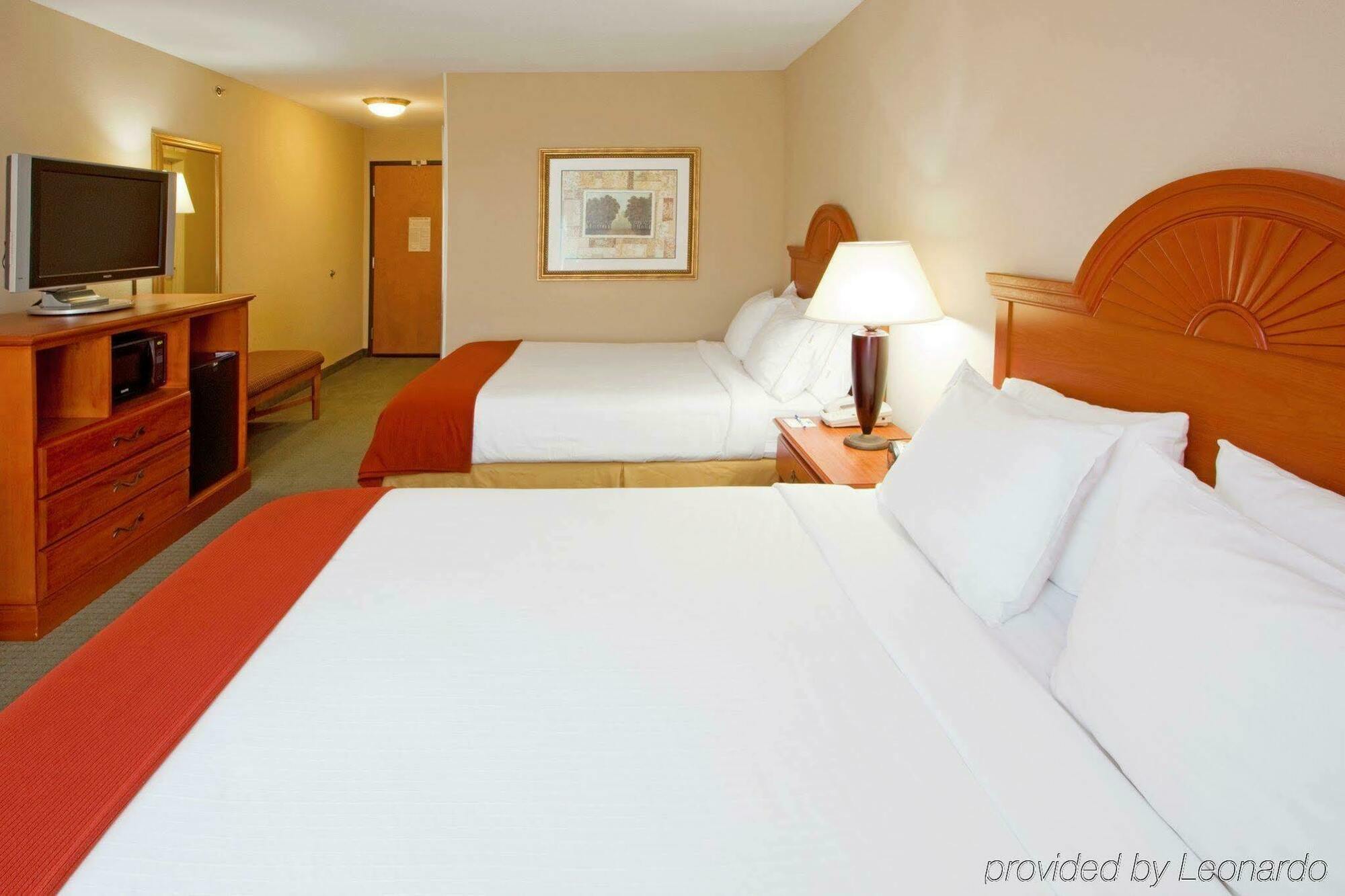 Holiday Inn Express Mineral Wells By Ihg Parkersburg Dış mekan fotoğraf